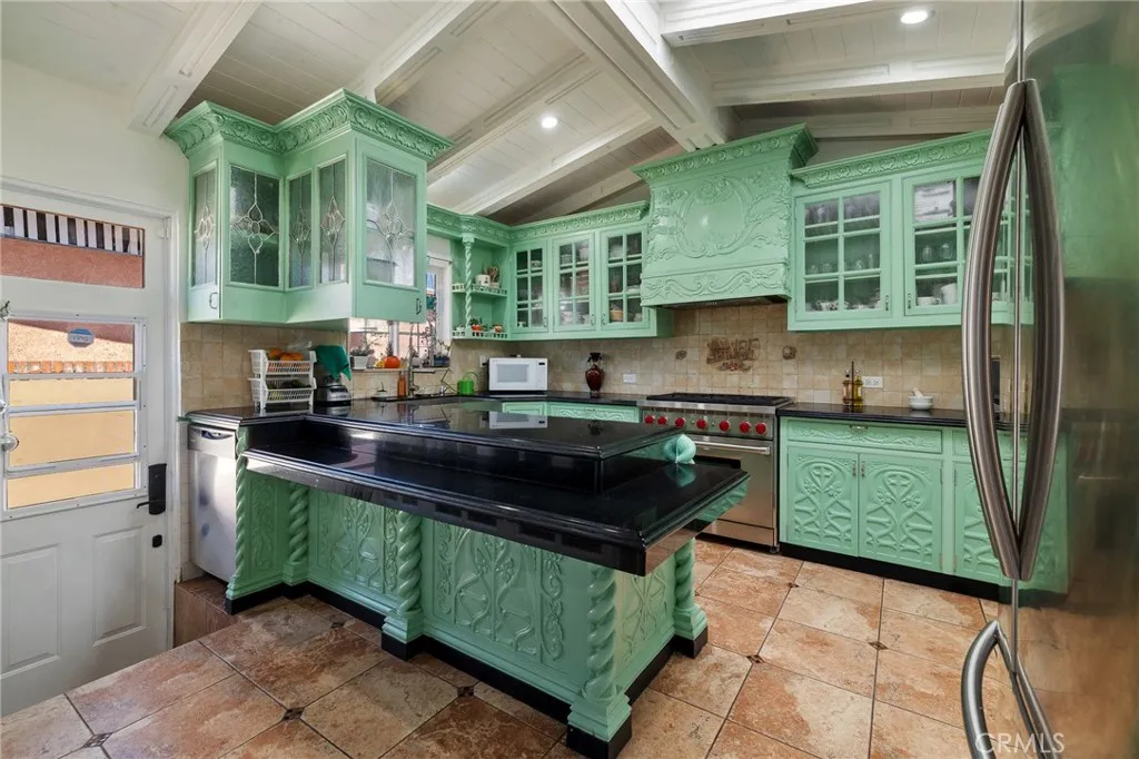 1729 W 51st Place, Los Angeles, California 90062 home-pic-11